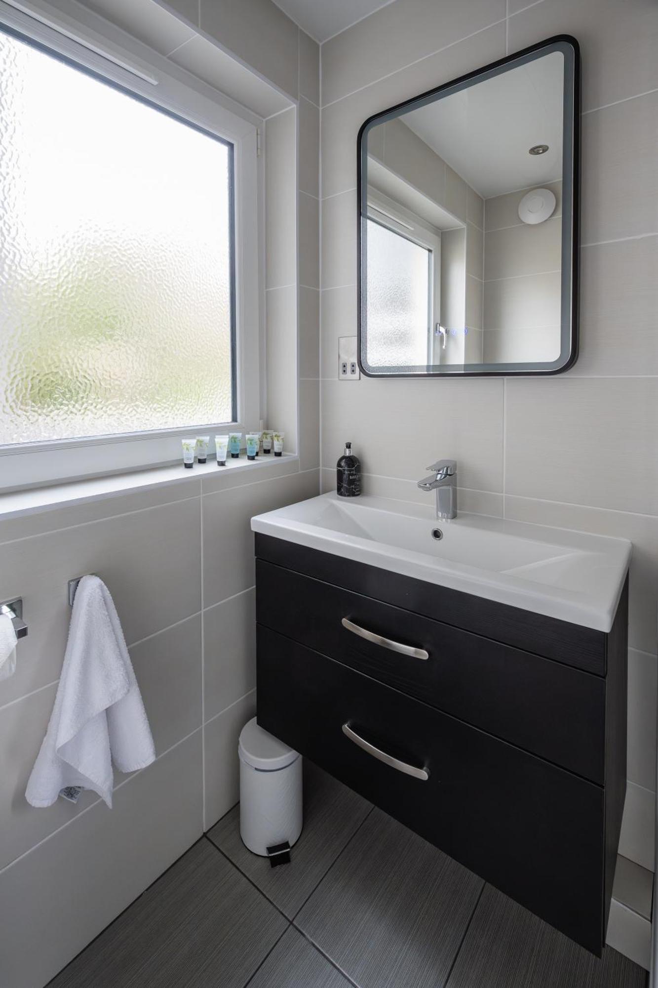 Quiet 2 Bedroom Gem In Stirling Bridge of Allan Eksteriør billede