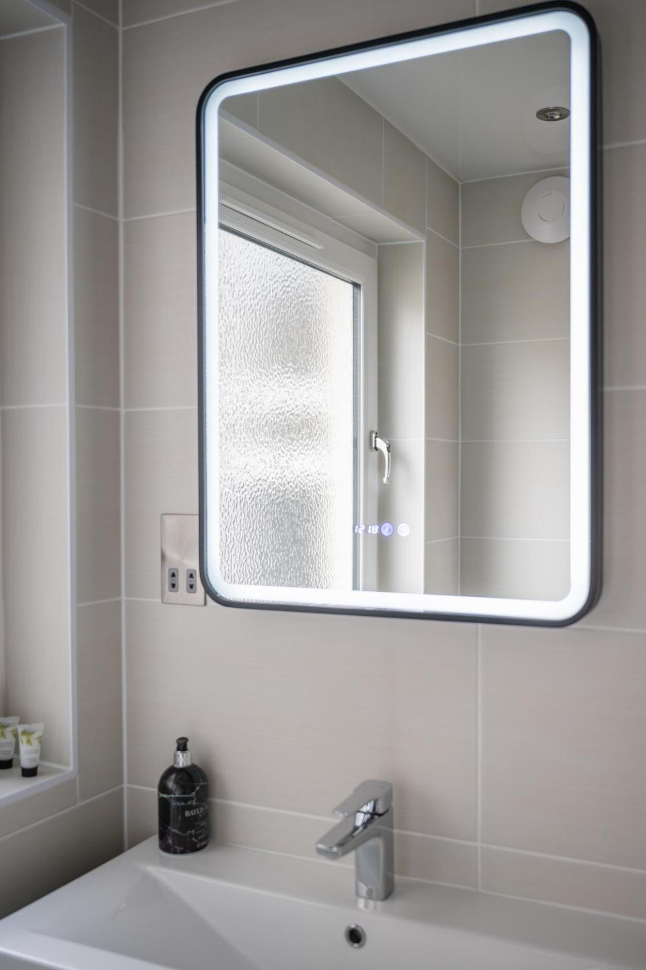 Quiet 2 Bedroom Gem In Stirling Bridge of Allan Eksteriør billede